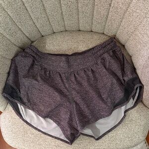 Lululemon Hotty Hot Heather grey Shorts sz 8